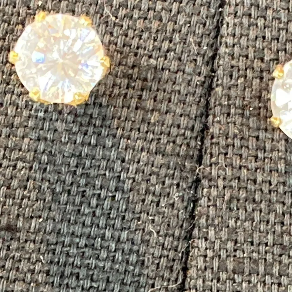 Vintage Cubic Zirconia 1/3 inch stone gold tone prong setting pierced earrings